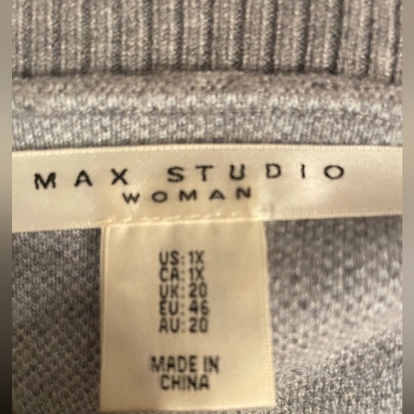 Max Studio sweater Women's‎ 1X Gray blue white striped Soft V neck. Plus Size. - Picture 3 of 4